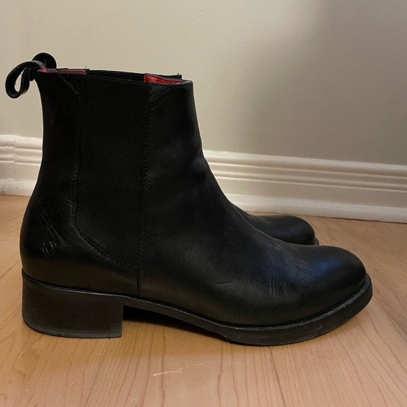 Liebeskind Black Chelsea Ankle Boots - Picture 4 of 10